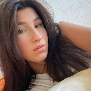 Model - Sweet girl well