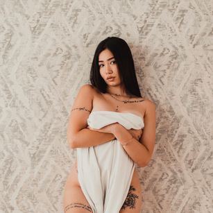 Model - Chlooee__ latina