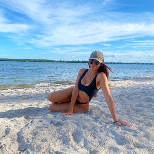 Model - Anny Stars bigboobs