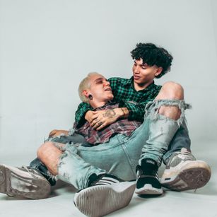 Model - AlecLawrence smoke