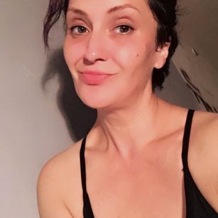 Model - Ariel deepthroat