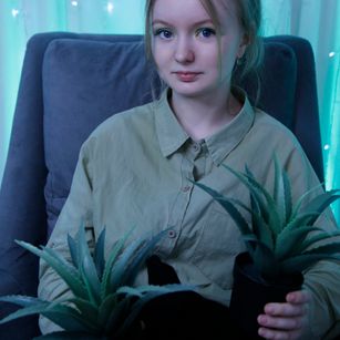 Model - Britney Blush tease