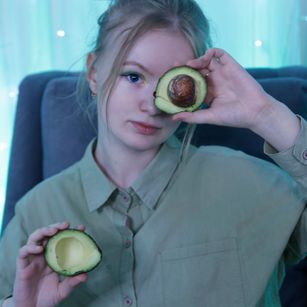 Model - Britney Blush dance