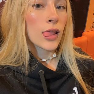 Model - Miamonroe deepthroat