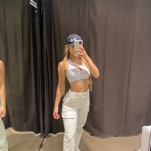 Model - Miamonroe feet