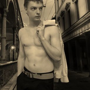 Model - Ethan 18