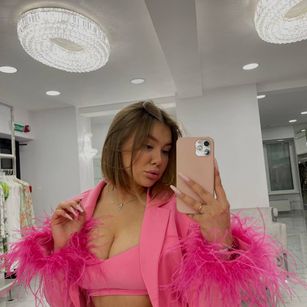 Model - Lika bigtits