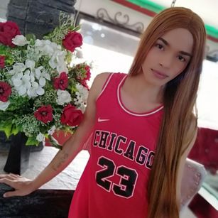 Model - ariadna nahala cum