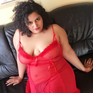 Model - Dana Divine horny