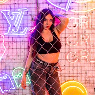 Model - Nicole Fancy squirt