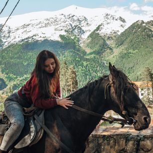 Model - Nicole Fancy curvy