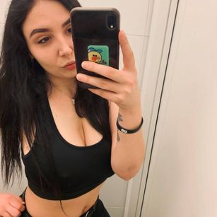 Model - Nicole Fancy feet