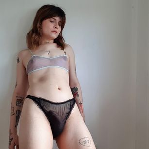 Model - Luna piercing