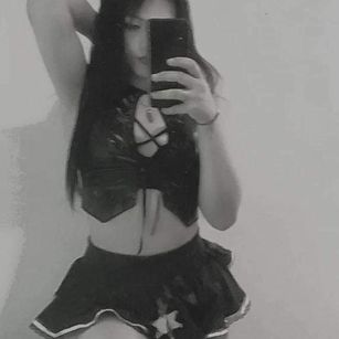 Model - Gabriela feet