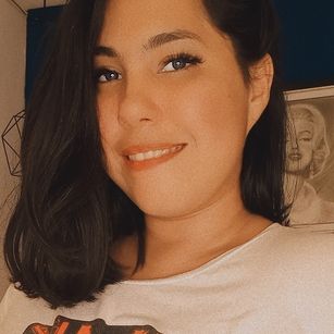 Model - Isobel Adams curvy