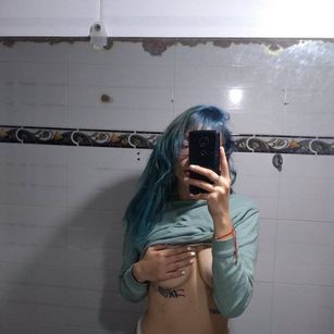 Model - Valennn dildo