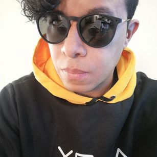 Model - Felipe smallcock