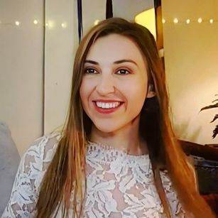 Model - Alice Cupcake British