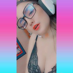 Model - Maya Th latina