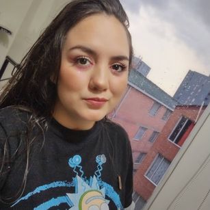 Model - Maya Th romance