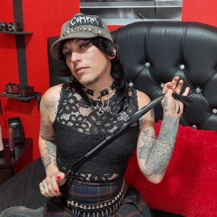 Model - AnnieAndAtenea SUB