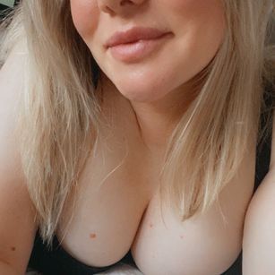 Model - Kally striptease