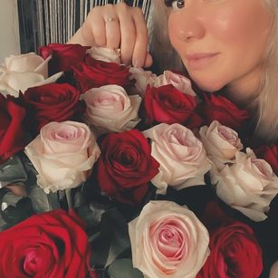 Model - Kally masturbation