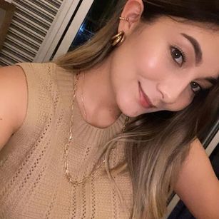 Model - Emy Conner petite