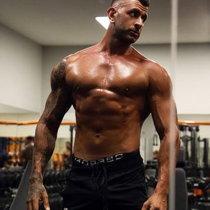 Model - ARON TRAINER oil