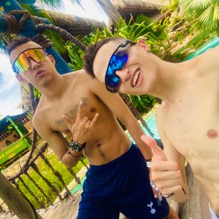 Model - Javier bigballs