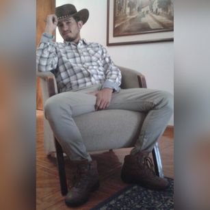 Model - Rhowell Rozz bigass