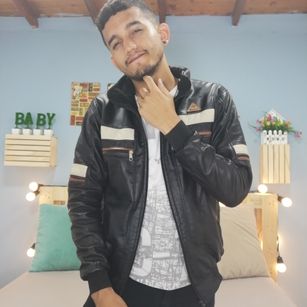 Model - Rhowell Rozz hairy