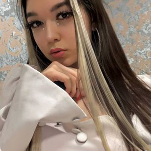 Model - Anita masturbation