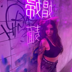 Model - Nicole Fancy blowjob