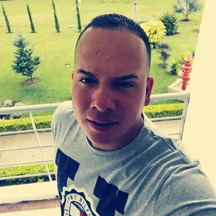 Model - sebas2126 petting