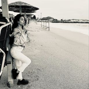 Model - SarraPeach bigass