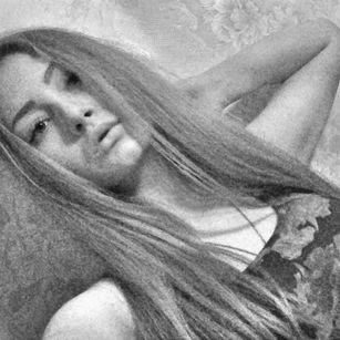 Model - OlyaMil vibrator