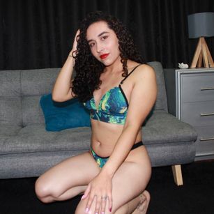 Model - Alehia Parker ROLLPALY