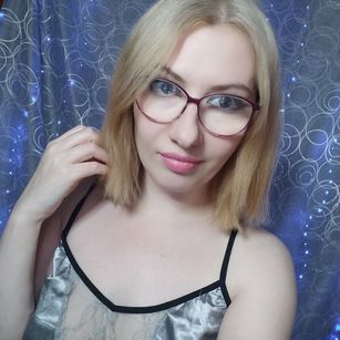 Model - Paulina Sunny nicechat