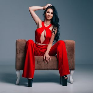 Model - CleoMinogue cei