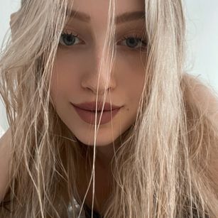 Model - SandraHot young