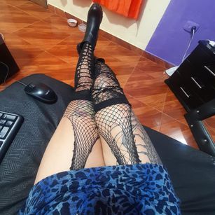 Model - AnnieAndAtenea teen