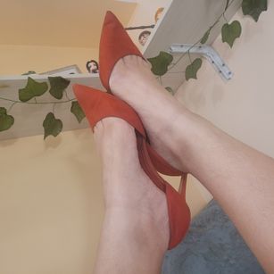 Model - Lau Lee bigtits