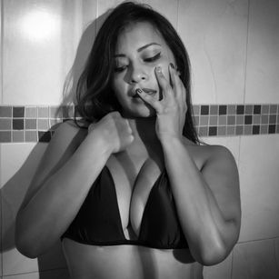 Model - Antonela Martins squirt