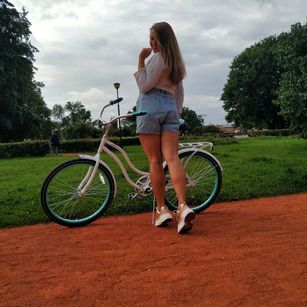 Model - Aurore Harris braces