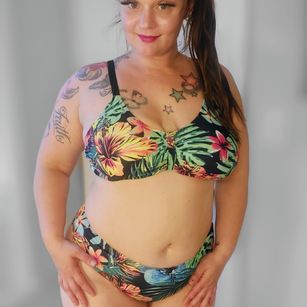 Model - Shannon Smokes anal