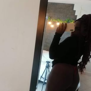 Model - Naome_palmer natural