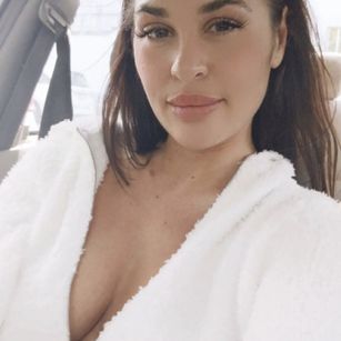 Model - kylie bigtits