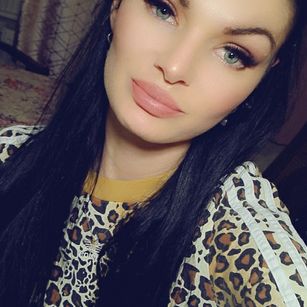 Model - MedinaForWeakMen leather