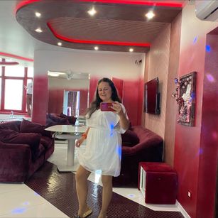 Model - QueenDixi dominant